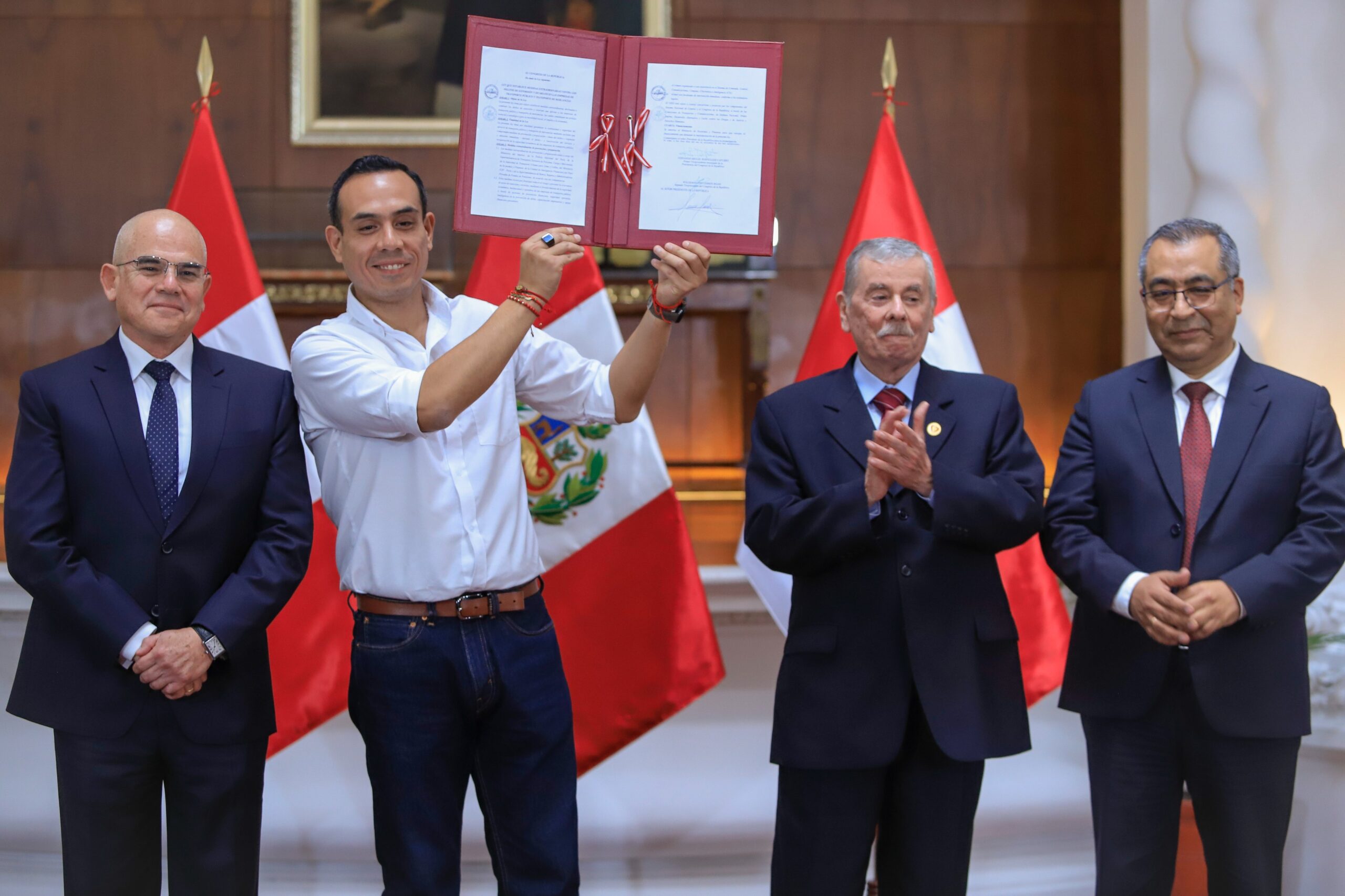 Nueva ley contra extorsión y sicariato en el transporte: Estado reafirma compromiso con la seguridad ciudadana