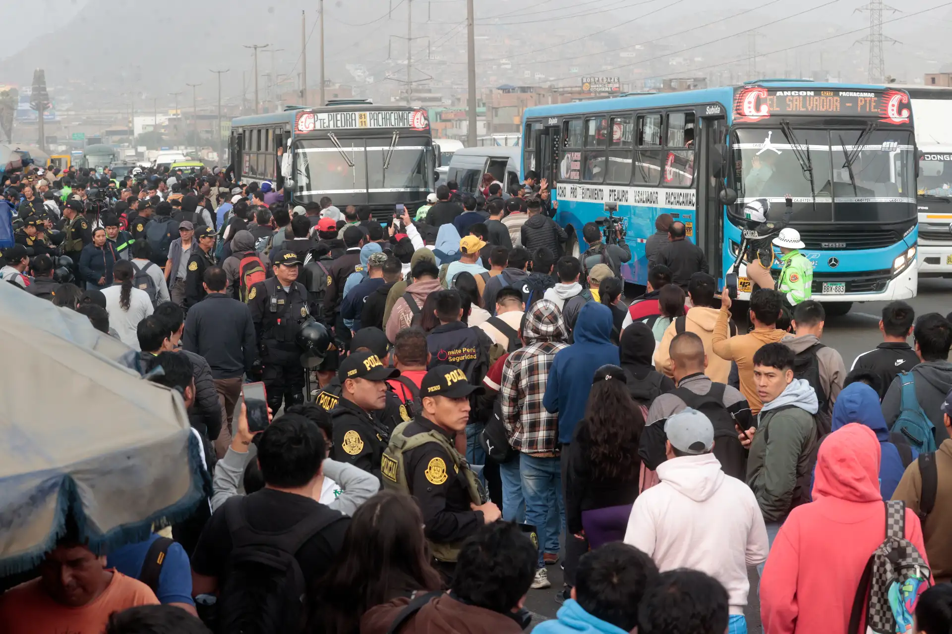 PNP despliega operativo para garantizar el transporte público durante paro parcial de transportistas