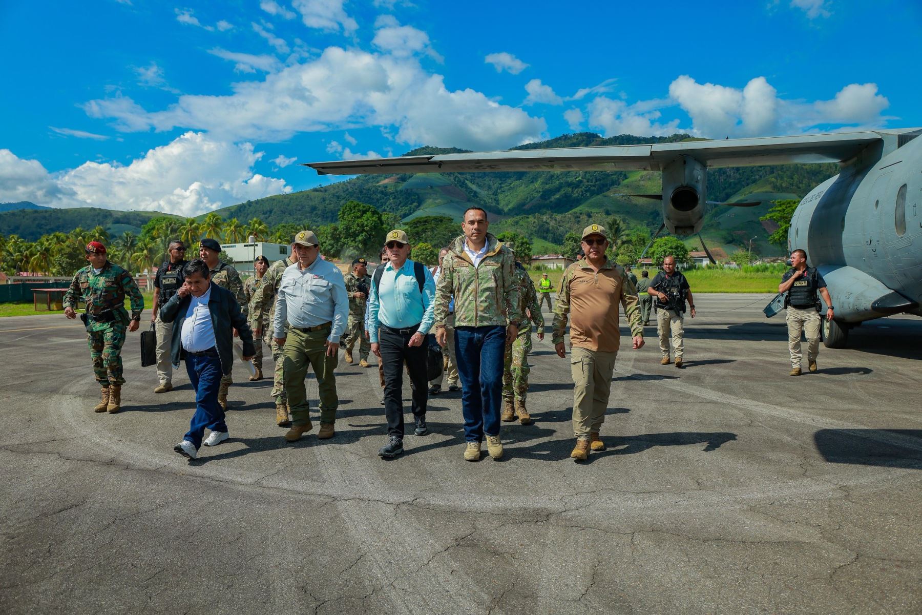 Presidente Jerí llega a Mazamari para supervisar bases del Comando Especial VRAEM y reforzar lucha contra narcotráfico y terrorismo
