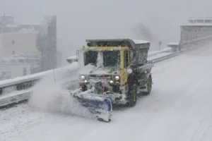 Nueva York bajo nieve: Tormenta masiva paraliza la Gran Manzana y obliga al cierre total de actividades