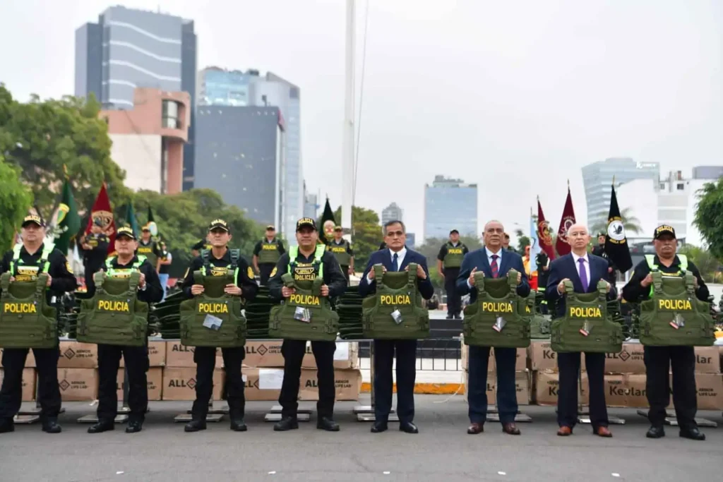 Refuerzo en la primera línea: PNP recibe más de 3 mil chalecos antibalas para intensificar la lucha contra el crimen organizado